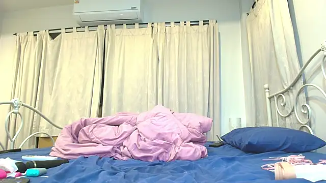 Snapshot of seo_yeon_ chatting on January 8, 2025, 4:33 pm seo yeon online show from January 8, 2025, 4:33 pm
