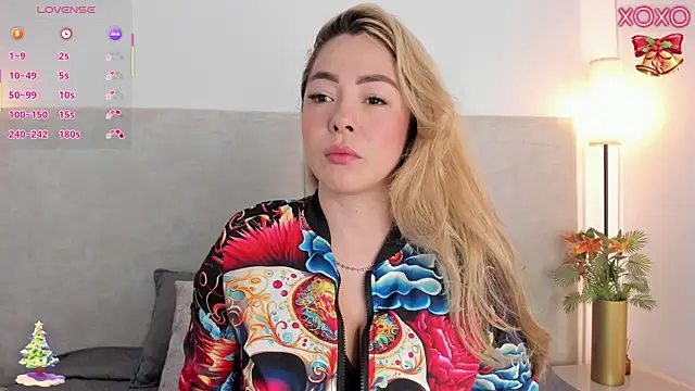 Snapshot of Saori_newman chatting on December 20, 2025, 12:01 pm Saori newman online show from December 20, 2025, 12:01 pm