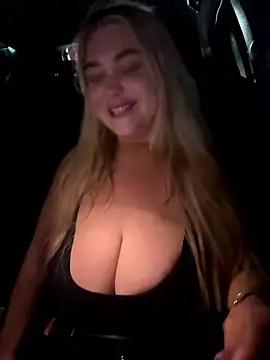 Snapshot of blairbella chatting on January 15, 2026, 7:39 pm blairbella online show from January 15, 2026, 7:39 pm