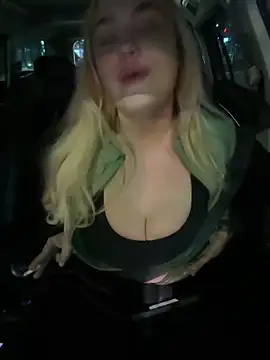 Snapshot of blairbella chatting on January 18, 2026, 6:44 pm blairbella online show from January 18, 2026, 6:44 pm