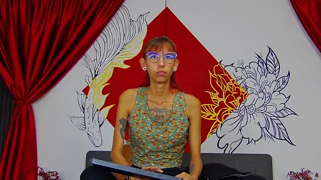 Snapshot of Lunamistyc chatting on December 18, 2025, 7:42 pm Lunamistyc online show from December 18, 2025, 7:42 pm