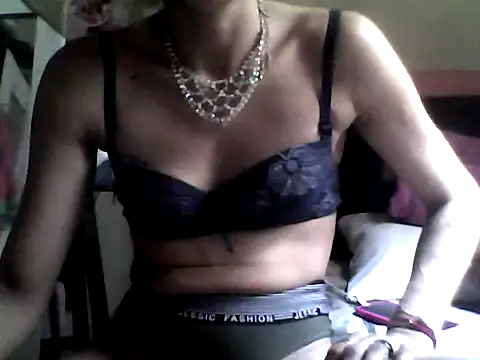 Snapshot of ariana_crazzy chatting on March 4, 2025, 4:20 pm ariana crazzy online show from March 4, 2025, 4:20 pm