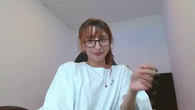 Snapshot of CelesteAyase chatting on February 4, 2025, 6:25 am CelesteAyase online show from February 4, 2025, 6:25 am
