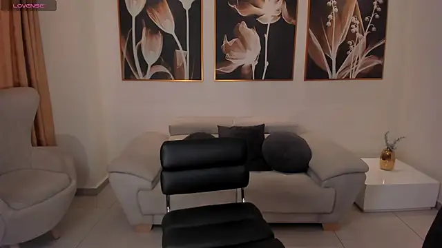 AlinaKravitz online show from February 8, 2025, 11:44 am