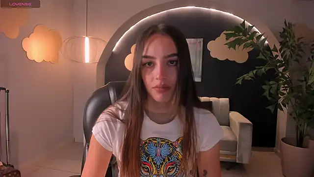 Snapshot of KaiaFerreira chatting on March 7, 2025, 12:12 pm KaiaFerreira online show from March 7, 2025, 12:12 pm