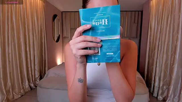 Snapshot of KaiaFerreira chatting on November 9, 2025, 12:47 pm KaiaFerreira online show from November 9, 2025, 12:47 pm