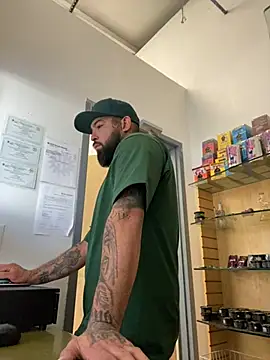 Snapshot of jr91esl chatting on February 11, 2025, 8:42 pm jr91esl online show from February 11, 2025, 8:42 pm