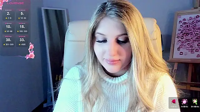 Snapshot of Evacadooo chatting on March 11, 2025, 5:49 am Evacadooo online show from March 11, 2025, 5:49 am