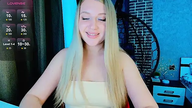 Snapshot of Evacadooo chatting on September 28, 2025, 5:57 am Evacadooo online show from September 28, 2025, 5:57 am