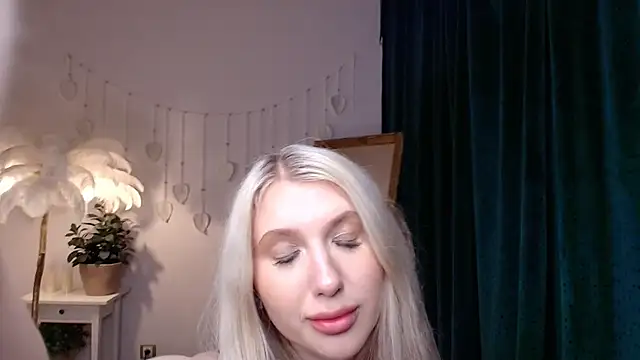 Evacadooo online show from May 29, 2026, 2:53 am