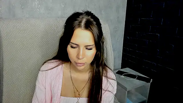 Snapshot of SuraMune chatting on February 16, 2026, 2:02 pm SuraMune online show from February 16, 2026, 2:02 pm