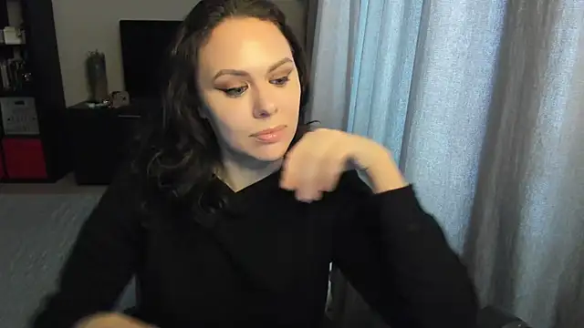 MollyCheiz online show from October 21, 2025, 11:00 am