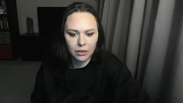 MollyCheiz online show from December 13, 2025, 7:53 pm