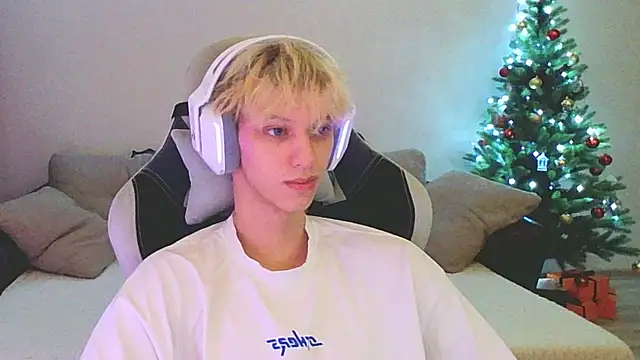 Snapshot of Ostin_meow chatting on January 6, 2025, 4:02 pm Ostin meow online show from January 6, 2025, 4:02 pm