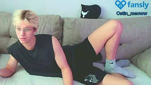 Snapshot of Ostin_meow chatting on January 10, 2025, 8:29 am Ostin meow online show from January 10, 2025, 8:29 am