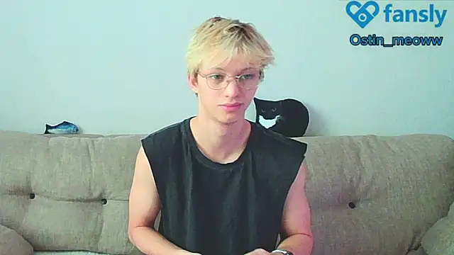 Snapshot of Ostin_meow chatting on January 12, 2025, 8:25 am Ostin meow online show from January 12, 2025, 8:25 am