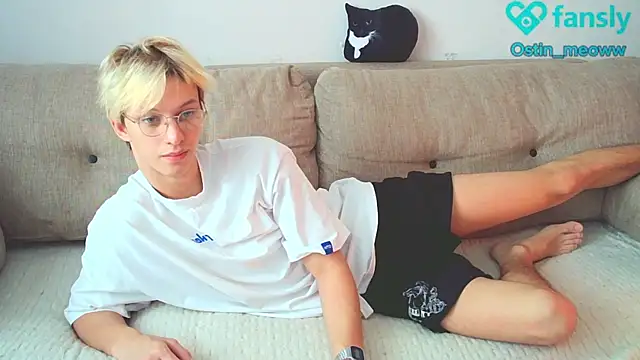 Snapshot of Ostin_meow chatting on January 15, 2025, 7:15 am Ostin meow online show from January 15, 2025, 7:15 am