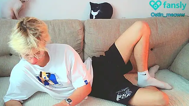 Snapshot of Ostin_meow chatting on January 17, 2025, 6:57 am Ostin meow online show from January 17, 2025, 6:57 am