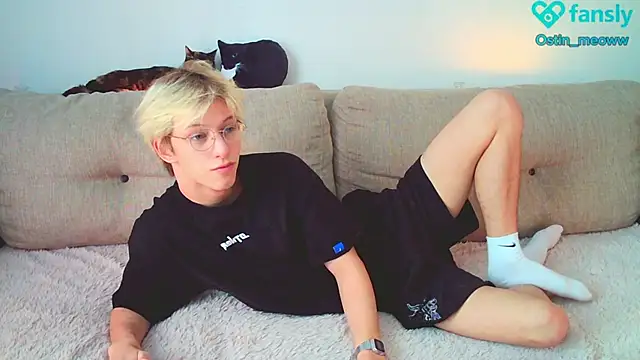 Snapshot of Ostin_meow chatting on January 27, 2025, 6:41 am Ostin meow online show from January 27, 2025, 6:41 am