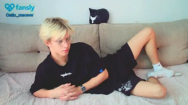 Snapshot of Ostin_meow chatting on January 29, 2025, 7:04 am Ostin meow online show from January 29, 2025, 7:04 am