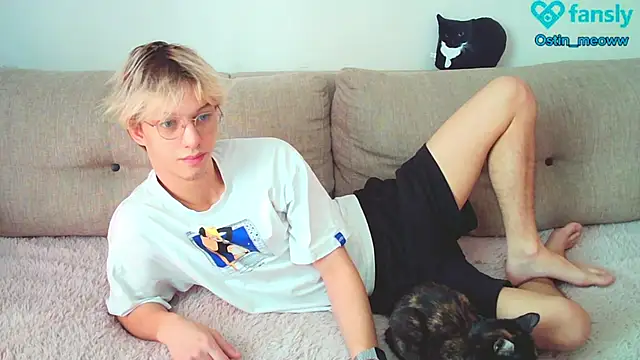 Snapshot of Ostin_meow chatting on February 21, 2025, 6:29 am Ostin meow online show from February 21, 2025, 6:29 am