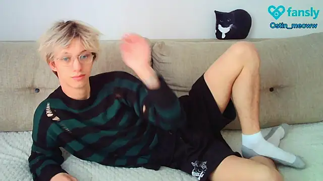 Snapshot of Ostin_meow chatting on March 13, 2025, 6:26 am Ostin meow online show from March 13, 2025, 6:26 am