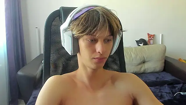 Snapshot of Ostin_meow chatting on September 10, 2025, 5:07 am Ostin meow online show from September 10, 2025, 5:07 am