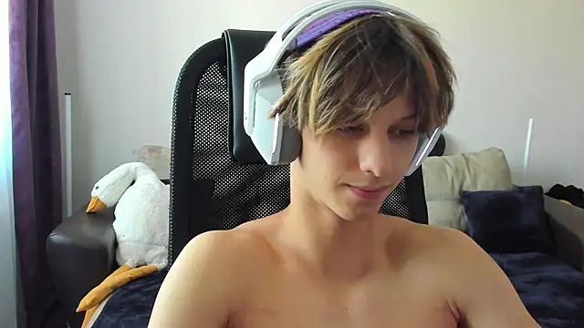 Snapshot of Ostin_meow chatting on September 17, 2025, 6:26 am Ostin meow online show from September 17, 2025, 6:26 am