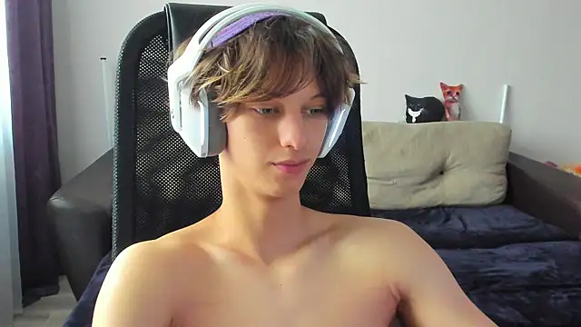 Snapshot of Ostin_meow chatting on September 28, 2025, 6:19 am Ostin meow online show from September 28, 2025, 6:19 am