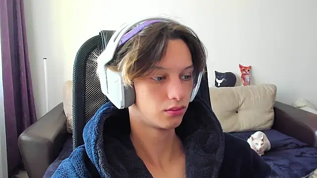 Snapshot of Ostin_meow chatting on October 17, 2025, 9:12 am Ostin meow online show from October 17, 2025, 9:12 am