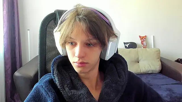 Snapshot of Ostin_meow chatting on October 26, 2025, 6:19 am Ostin meow online show from October 26, 2025, 6:19 am