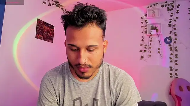 Raf brunette online show from December 17, 2024, 2:33 pm