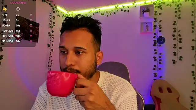 Raf brunette online show from December 23, 2024, 1:24 pm