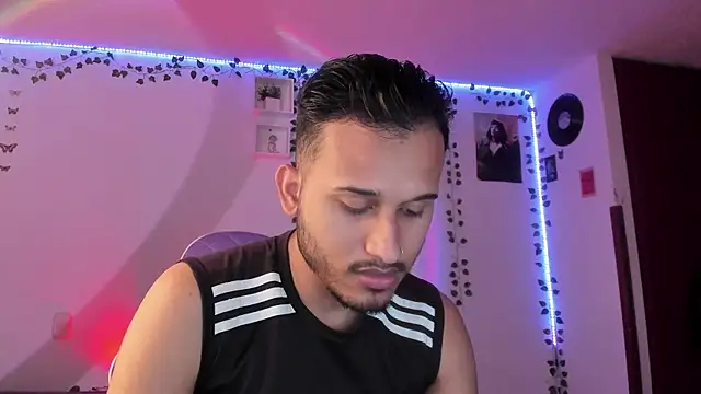 Raf brunette online show from February 17, 2025, 11:34 am