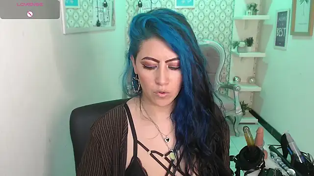 scarleth blue online show from February 3, 2025, 6:45 am