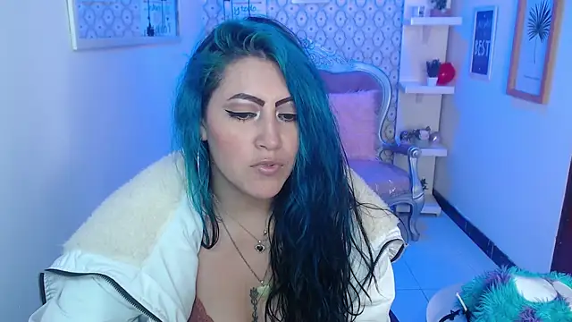 scarleth blue online show from February 26, 2025, 9:42 am