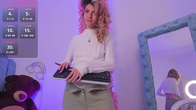 Snapshot of summer_sweet_ chatting on December 6, 2024, 10:38 am summer sweet online show from December 6, 2024, 10:38 am