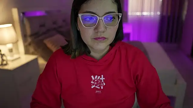 Camilaa bueno online show from December 6, 2024, 8:07 pm