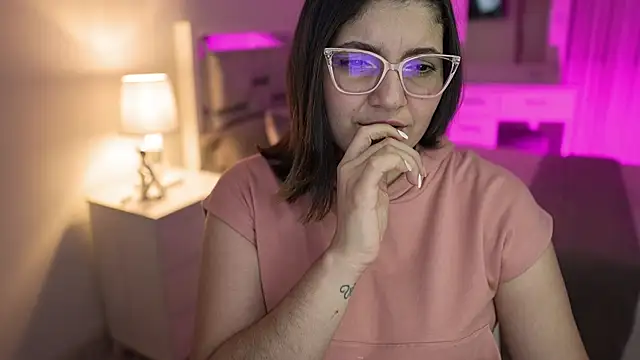 Camilaa bueno online show from December 19, 2024, 12:24 am