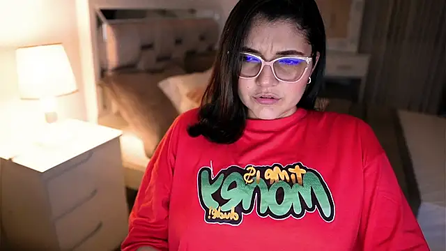 Camilaa bueno online show from October 8, 2025, 3:37 am