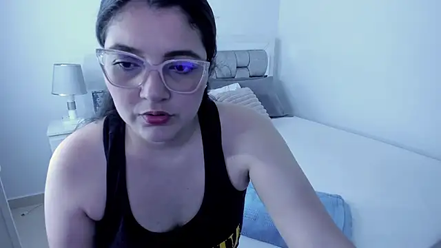 Camilaa bueno online show from March 14, 2026, 1:12 am