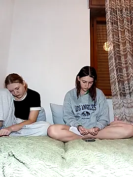 ella grays online show from November 1, 2025, 7:27 pm