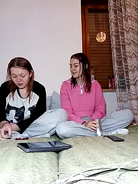 ella grays online show from November 23, 2025, 5:02 pm