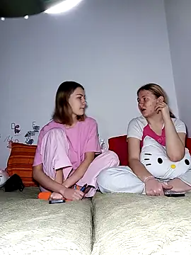 Snapshot of ella_grays chatting on February 15, 2026, 5:09 pm ella grays online show from February 15, 2026, 5:09 pm