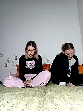 Snapshot of ella_grays chatting on February 23, 2026, 5:10 pm ella grays online show from February 23, 2026, 5:10 pm