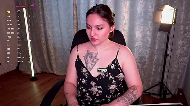 Snapshot of Hoot_owl_cb chatting on February 16, 2026, 6:09 am Hoot owl cb online show from February 16, 2026, 6:09 am