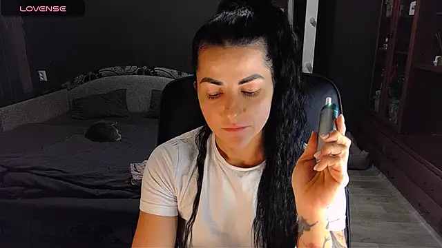 Aria Dl online show from December 5, 2025, 4:03 pm