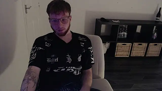 PrettyGinger online show from January 5, 2025, 6:56 pm