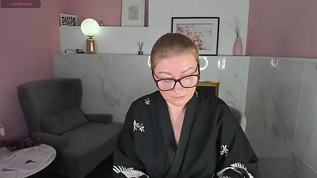 AlexandraKind online show from February 1, 2025, 7:44 pm