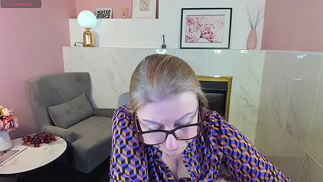 AlexandraKind online show from February 27, 2025, 3:47 am